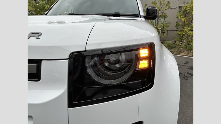2023 認定中古車 Land Rover Defender 110 Fuji White 3.0L 300D DynamicSE