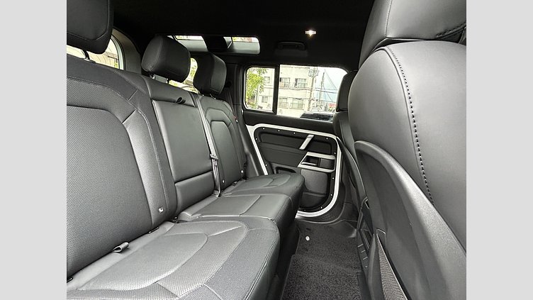 2023 認定中古車 Land Rover Defender 110 Fuji White 3.0L 300D DynamicSE