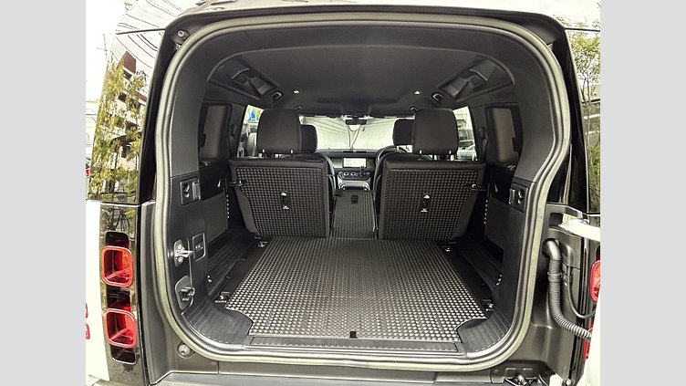 2023 認定中古車 Land Rover Defender 110 Fuji White 3.0L 300D DynamicSE