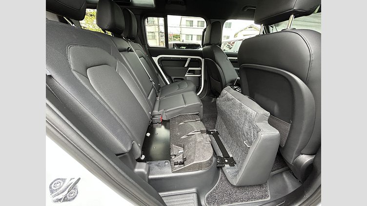 2023 認定中古車 Land Rover Defender 110 Fuji White 3.0L 300D DynamicSE