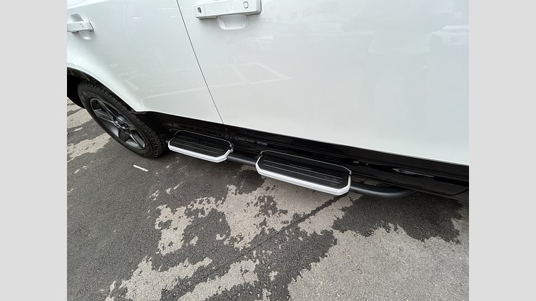 2023 認定中古車 Land Rover Defender 110 Fuji White 3.0L 300D DynamicSE