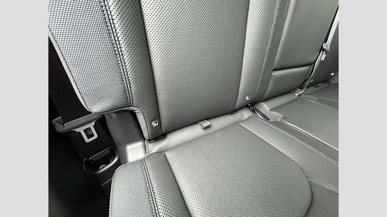 2023 認定中古車 Land Rover Defender 110 Fuji White 3.0L 300D DynamicSE