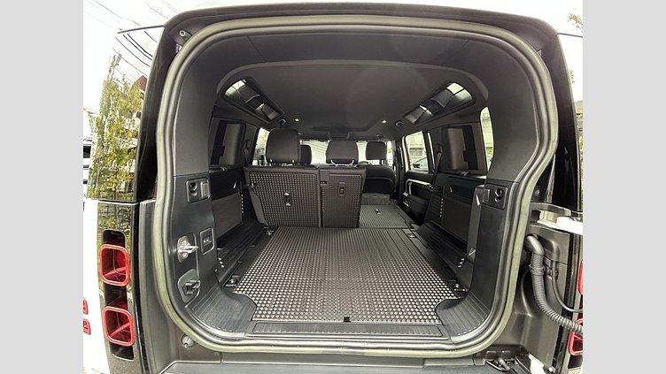 2023 認定中古車 Land Rover Defender 110 Fuji White 3.0L 300D DynamicSE