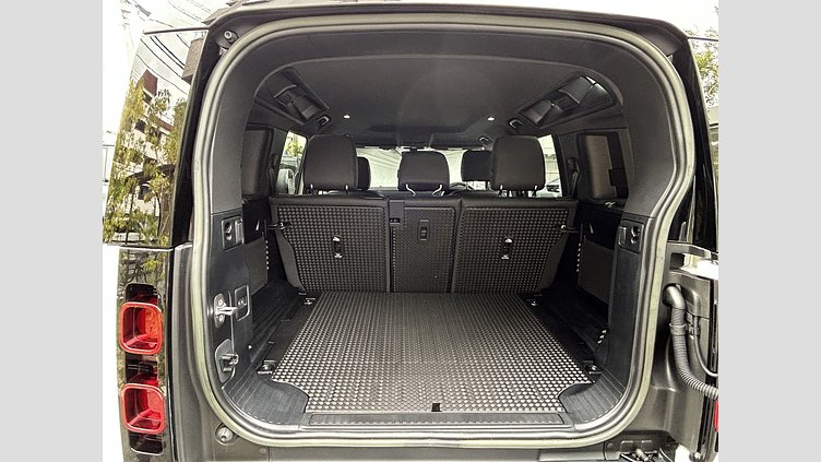 2023 認定中古車 Land Rover Defender 110 Fuji White 3.0L 300D DynamicSE