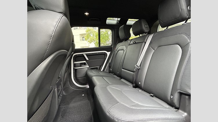 2023 認定中古車 Land Rover Defender 110 Fuji White 3.0L 300D DynamicSE