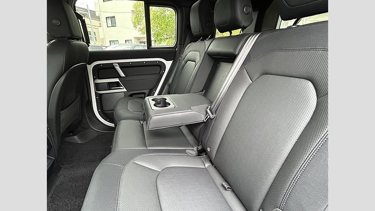 2023 認定中古車 Land Rover Defender 110 Fuji White 3.0L 300D DynamicSE