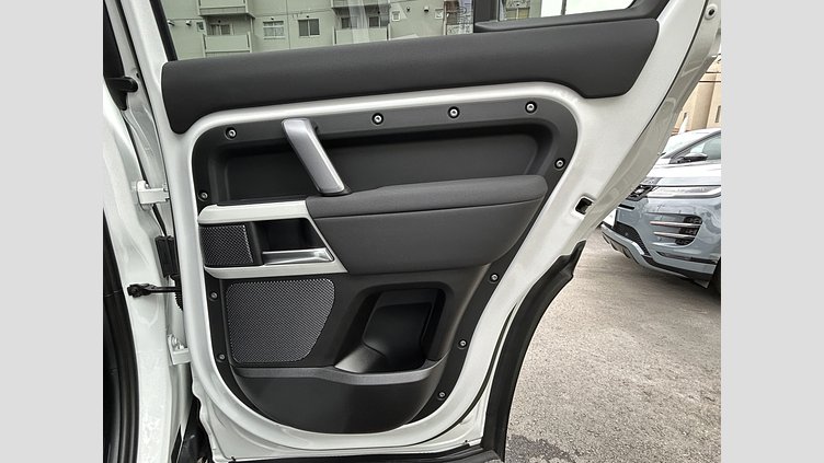 2023 認定中古車 Land Rover Defender 110 Fuji White 3.0L 300D DynamicSE