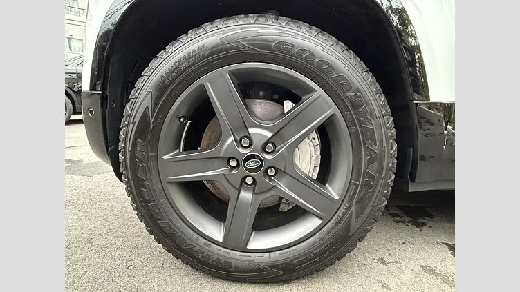 2023 認定中古車 Land Rover Defender 110 Fuji White 3.0L 300D DynamicSE