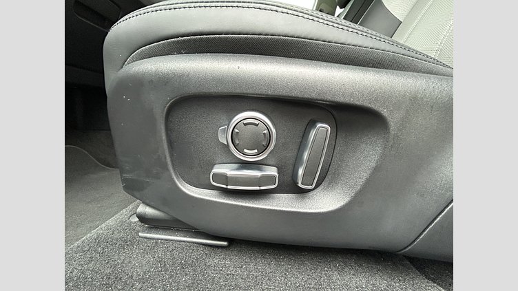 2025 認定中古車 Land Rover Range Rover Evoque Fuji White 1.5L 300P PHEV DynamicHSE