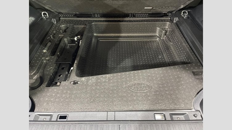 2022 認定中古車 Land Rover Defender 110 Santorini Black 4WD S　D300