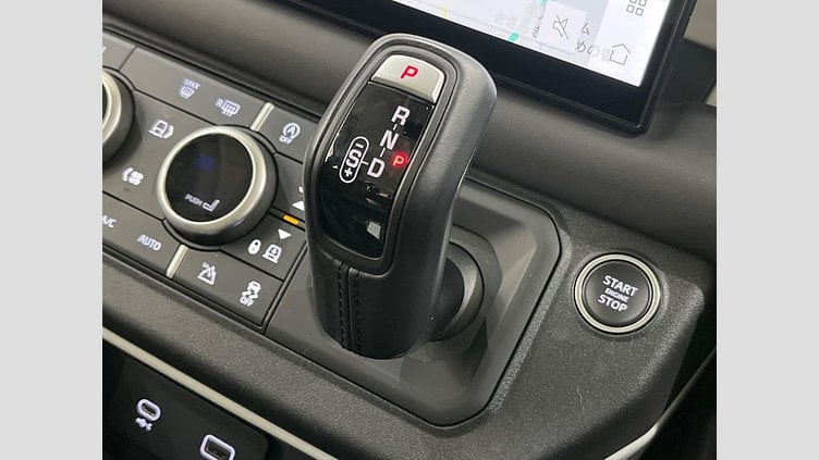 2022 認定中古車 Land Rover Defender 110 Santorini Black 4WD S　D300