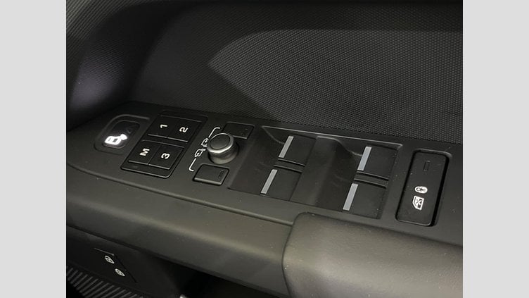 2022 認定中古車 Land Rover Defender 110 Santorini Black 4WD S　D300