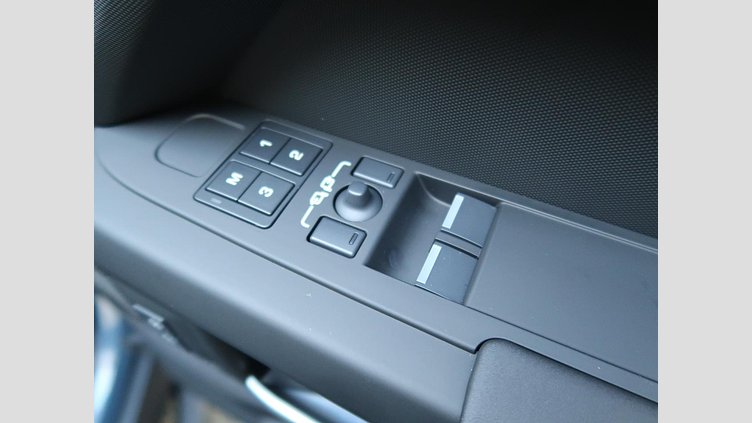 2024 認定中古車 Land Rover Defender 90 Tasman Blue D350 ９０Ｘ－ダイナミックＨＳＥ