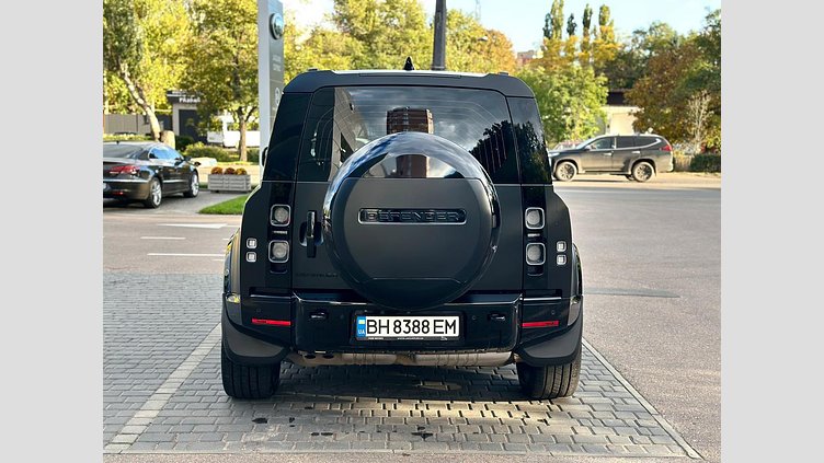 2023 Вживаний Land Rover Defender 110 Santorini Black  - Metallic Автомобіль купувався та обслуговувався у офіційного дилера. Повна комплектація X, авто у матовій захисної плівці, додатково встановленні розширення арок, підніжки. Гарантія на авто до 22.12.2028 року. X