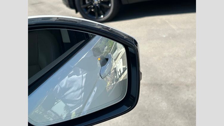 2018 認定中古車 Land Rover Discovery Sport Fuji White 2.0Lディーゼル　180PS HSE