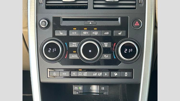 2018 認定中古車 Land Rover Discovery Sport Fuji White 2.0Lディーゼル　180PS HSE