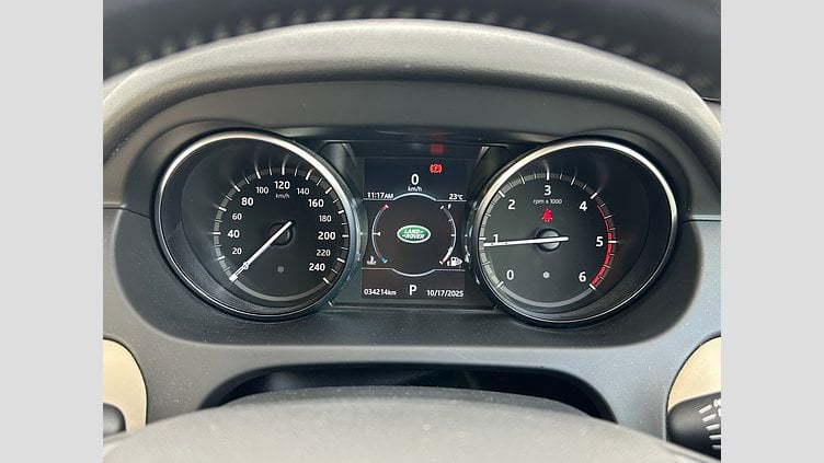 2018 認定中古車 Land Rover Discovery Sport Fuji White 2.0Lディーゼル　180PS HSE