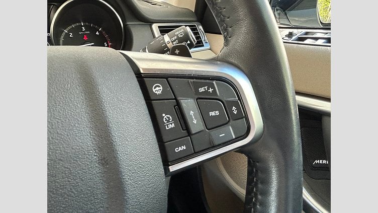 2018 認定中古車 Land Rover Discovery Sport Fuji White 2.0Lディーゼル　180PS HSE