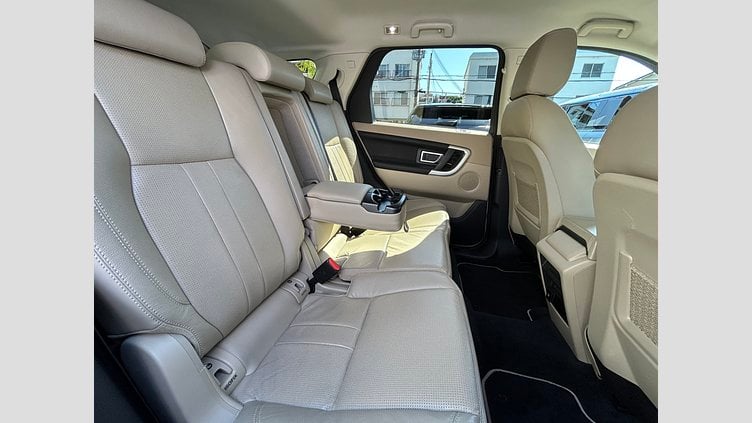 2018 認定中古車 Land Rover Discovery Sport Fuji White 2.0Lディーゼル　180PS HSE