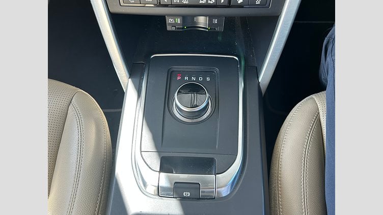 2018 認定中古車 Land Rover Discovery Sport Fuji White 2.0Lディーゼル　180PS HSE