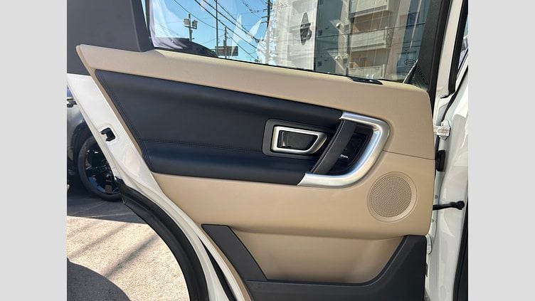 2018 認定中古車 Land Rover Discovery Sport Fuji White 2.0Lディーゼル　180PS HSE