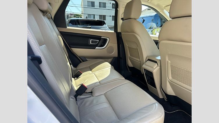 2018 認定中古車 Land Rover Discovery Sport Fuji White 2.0Lディーゼル　180PS HSE