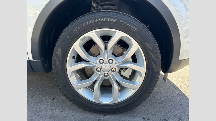 2018 認定中古車 Land Rover Discovery Sport Fuji White 2.0Lディーゼル　180PS HSE