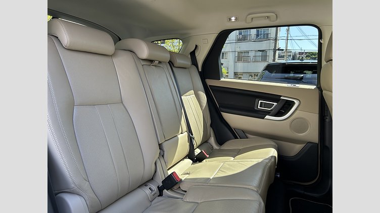 2018 認定中古車 Land Rover Discovery Sport Fuji White 2.0Lディーゼル　180PS HSE