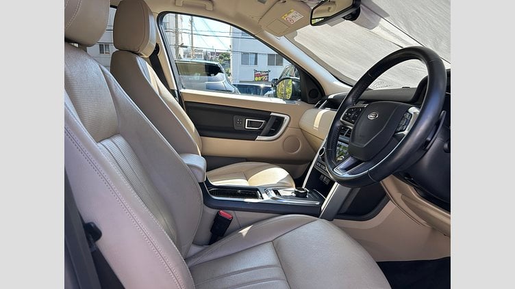 2018 認定中古車 Land Rover Discovery Sport Fuji White 2.0Lディーゼル　180PS HSE