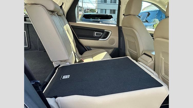 2018 認定中古車 Land Rover Discovery Sport Fuji White 2.0Lディーゼル　180PS HSE