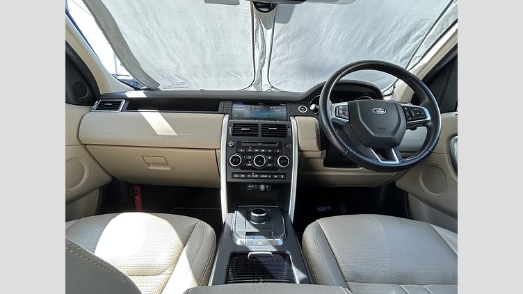 2018 認定中古車 Land Rover Discovery Sport Fuji White 2.0Lディーゼル　180PS HSE