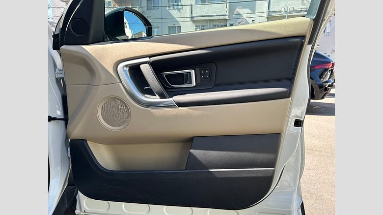 2018 認定中古車 Land Rover Discovery Sport Fuji White 2.0Lディーゼル　180PS HSE