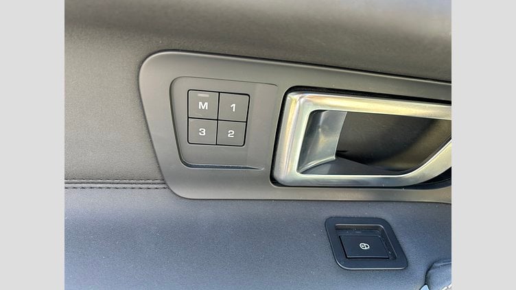 2018 認定中古車 Land Rover Discovery Sport Fuji White 2.0Lディーゼル　180PS HSE