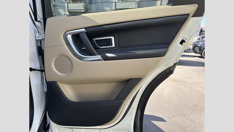 2018 認定中古車 Land Rover Discovery Sport Fuji White 2.0Lディーゼル　180PS HSE