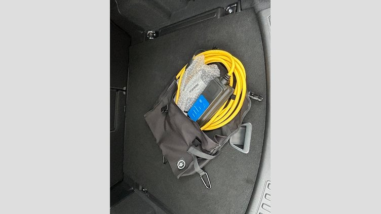 2024 認定中古車 Land Rover Discovery Sport Otsuni Pearl White 1.5L　300P DynamicHSE