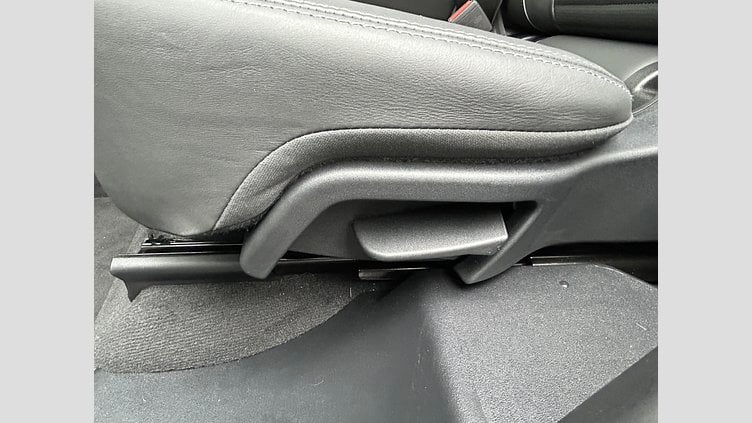 2024 認定中古車 Land Rover Discovery Sport Otsuni Pearl White 1.5L　300P DynamicHSE