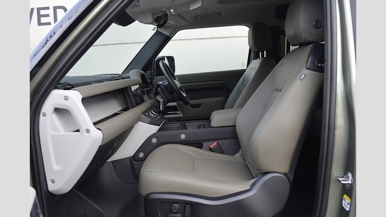 2023 認定中古車 Land Rover Defender 90 Pangea Green AWD P300 SE 