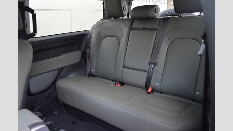 2023 認定中古車 Land Rover Defender 90 Pangea Green AWD P300 SE 