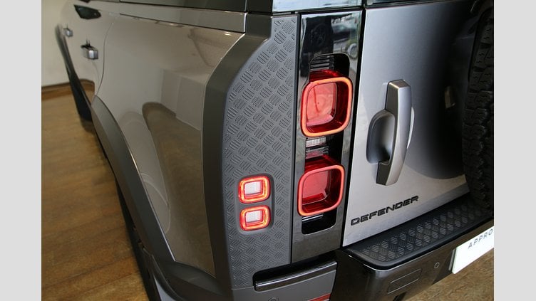 2020 認定中古車 Land Rover Defender 110 アイガーグレイ P300 AWD（AT） 「ダブルオー」エディション