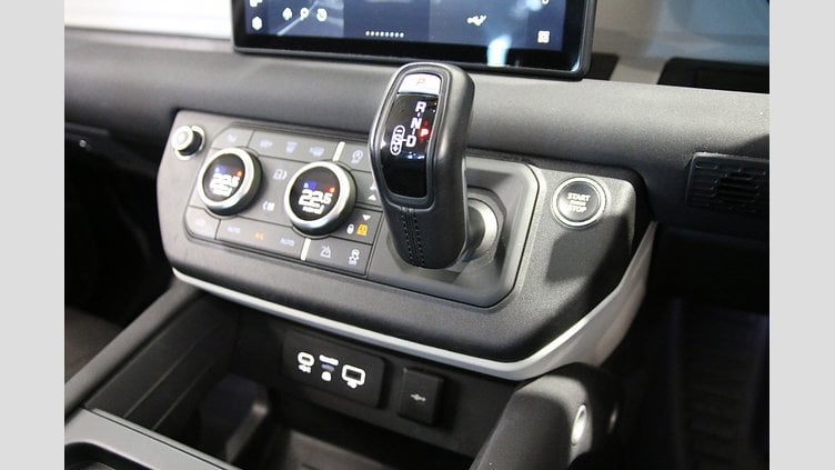 2020 認定中古車 Land Rover Defender 110 アイガーグレイ P300 AWD（AT） 「ダブルオー」エディション