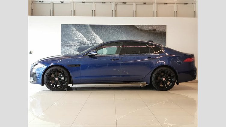 2021 認定中古車 Jaguar XF Bluefire Blue Rダイナミック HSE 2.0L P250  Rダイナミック HSE 2.0L P250
