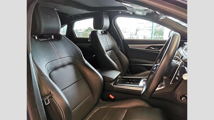 2021 認定中古車 Jaguar XF Bluefire Blue Rダイナミック HSE 2.0L P250  Rダイナミック HSE 2.0L P250