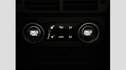 Range Rover Velar 13