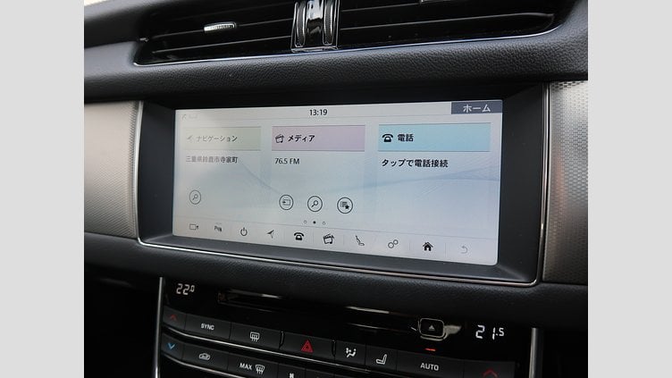 2017 認定中古車 Jaguar XF Polaris White 204PT ピュア