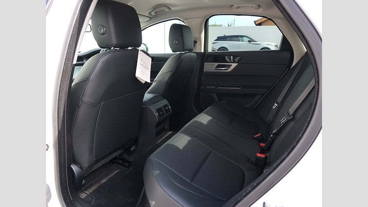 2017 認定中古車 Jaguar XF Polaris White 204PT ピュア