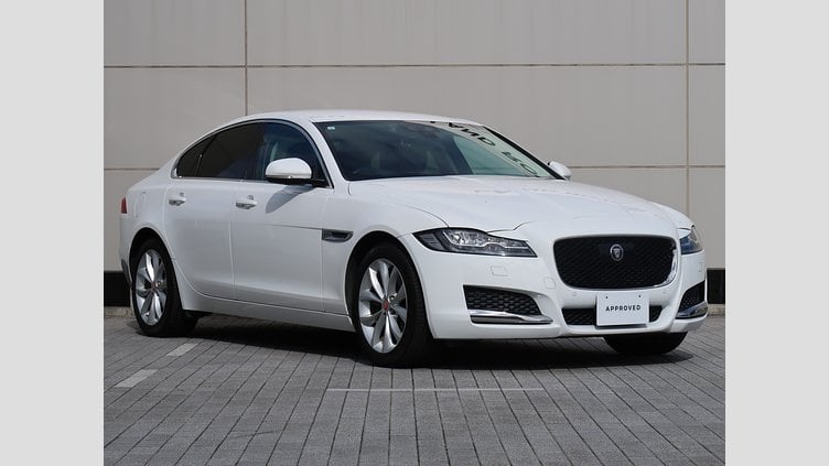2017 認定中古車 Jaguar XF Polaris White 204PT ピュア