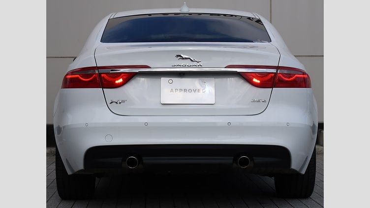 2017 認定中古車 Jaguar XF Polaris White 204PT ピュア
