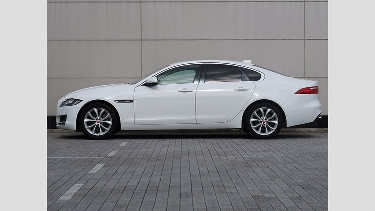 2017 認定中古車 Jaguar XF Polaris White 204PT ピュア