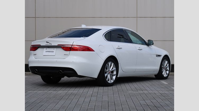 2017 認定中古車 Jaguar XF Polaris White 204PT ピュア