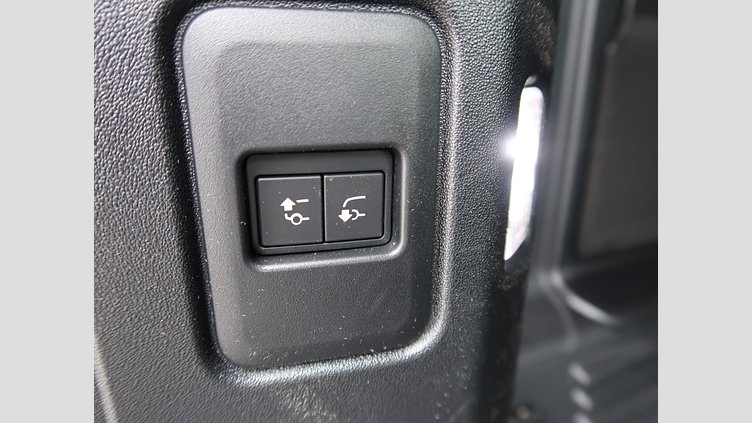 2022 認定中古車 Land Rover Defender 110 Gondwana Stone Ｄ３００ Ｘ  エアサスペンション装着車